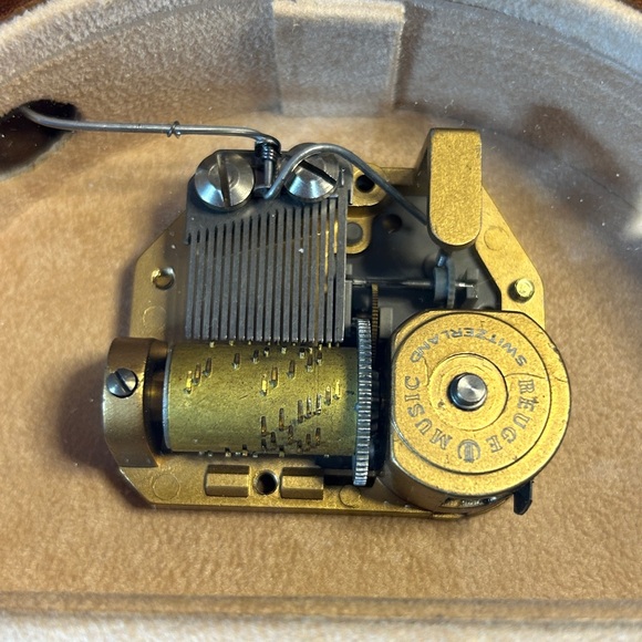 Reuge Music Box The Four Seasons Summer Butterfly Floral Inlaid Wood - Picture 4 of 16